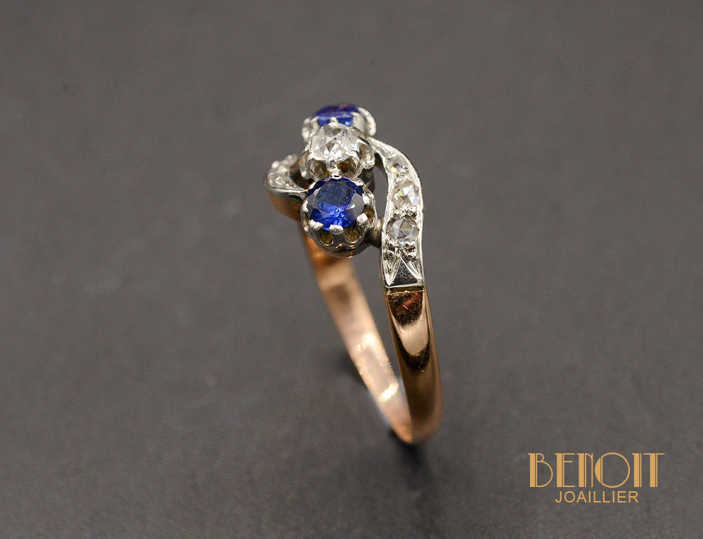 Bague Ancienne Trio Saphirs et Diamant - Image 3
