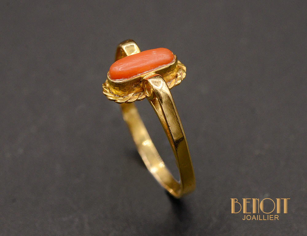 Bague Ancienne Or Jaune et Corail - Image 3