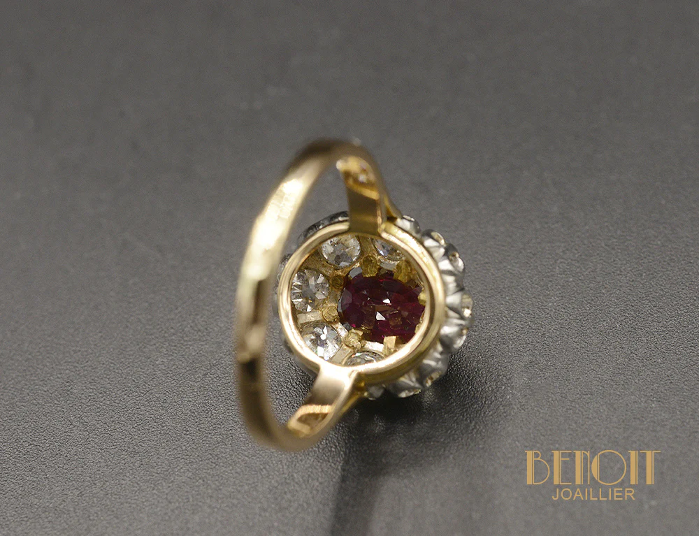 Bague Pompadour Or et Platine Rubis et Diamants - Image 4