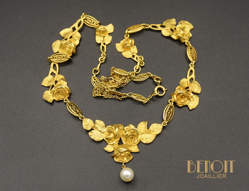 Collier "Draperie" Napoléon Or Jaune Motifs Roses