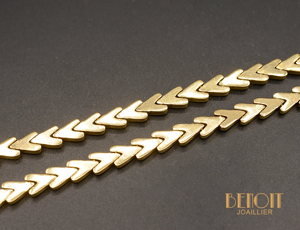 Collier Maille V en Or Jaune - Image 2