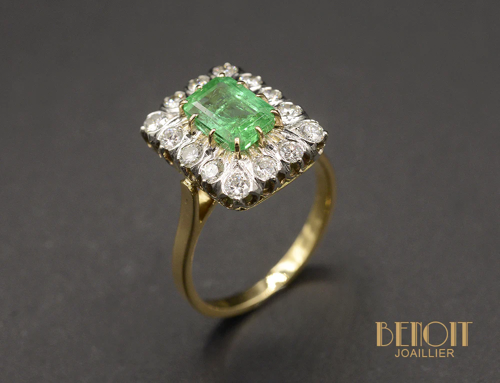 Bague de Style Art Déco Emeraude et Diamants - Image 3