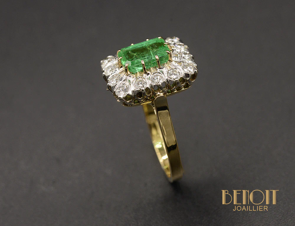 Bague de Style Art Déco Emeraude et Diamants - Image 5