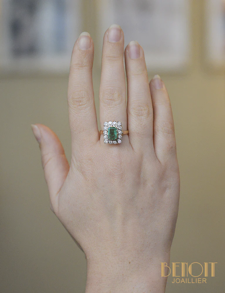 Bague de Style Art Déco Emeraude et Diamants - Image 7