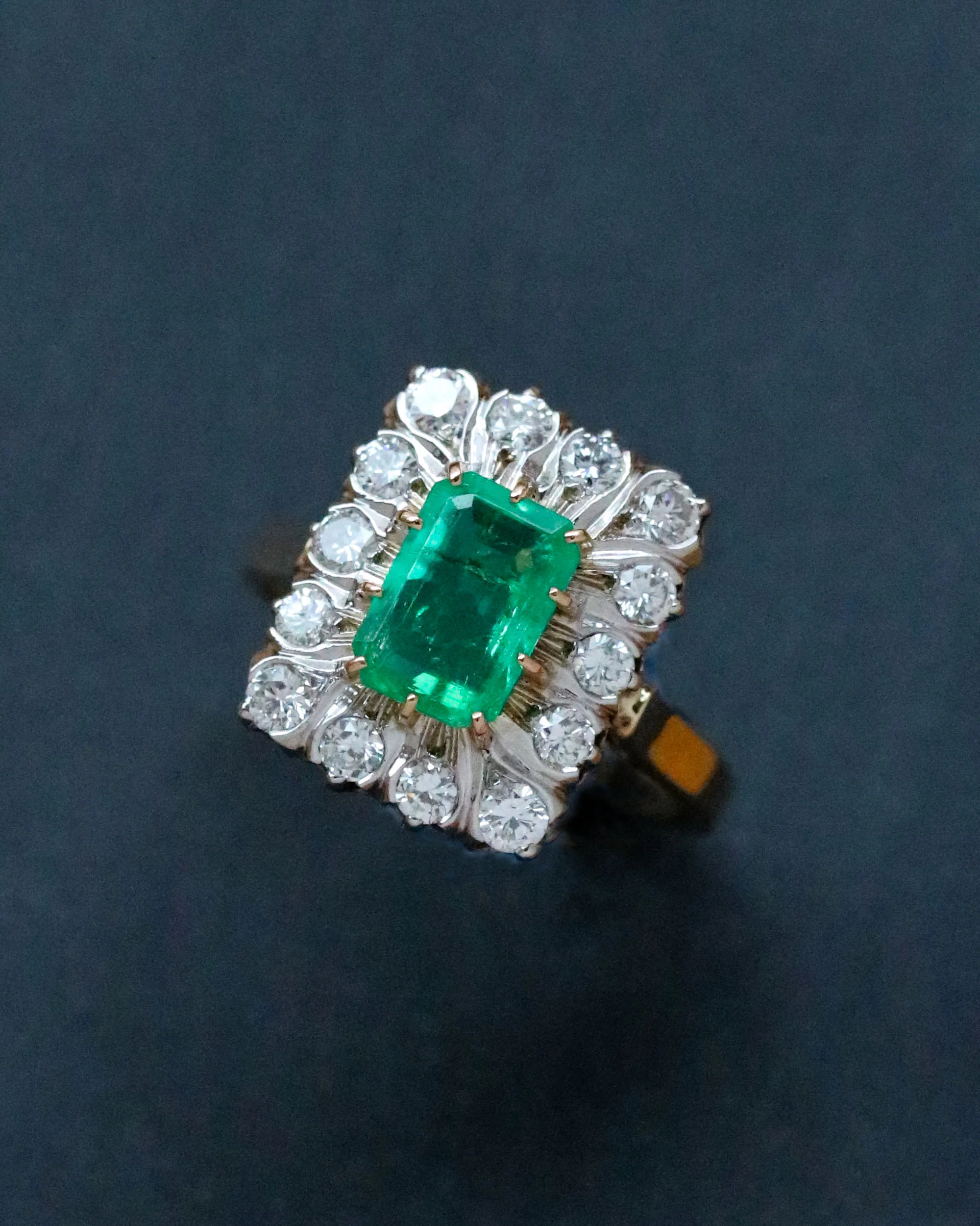 Bague de Style Art Déco Emeraude et Diamants - Image 8