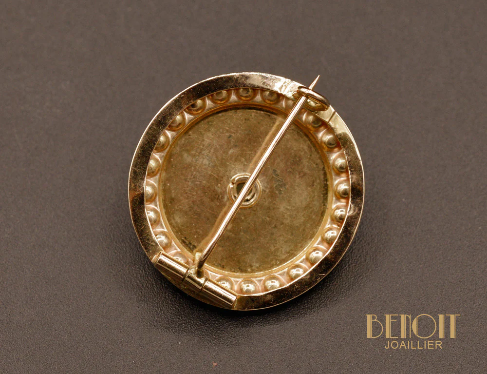 Broche Ronde Or Rose et Demi-Perles Fines - Image 2