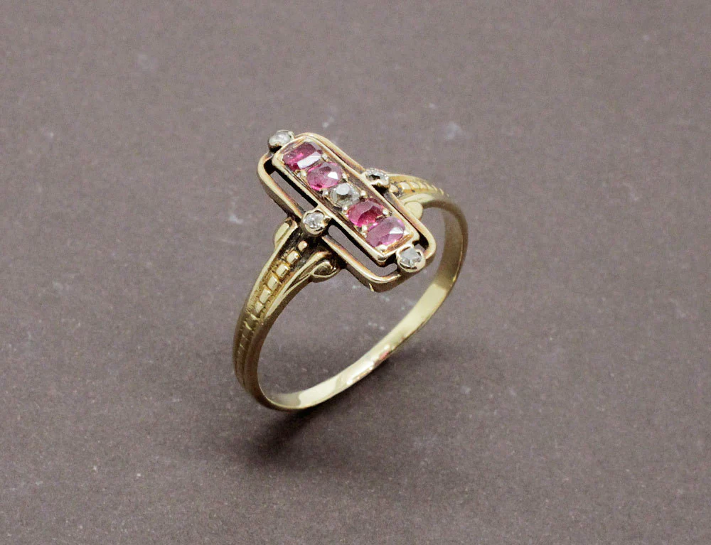 Bague Ancienne Or Rubis et Diamants