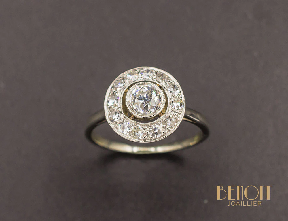 Bague Art Déco Diamant Entourage - Image 2