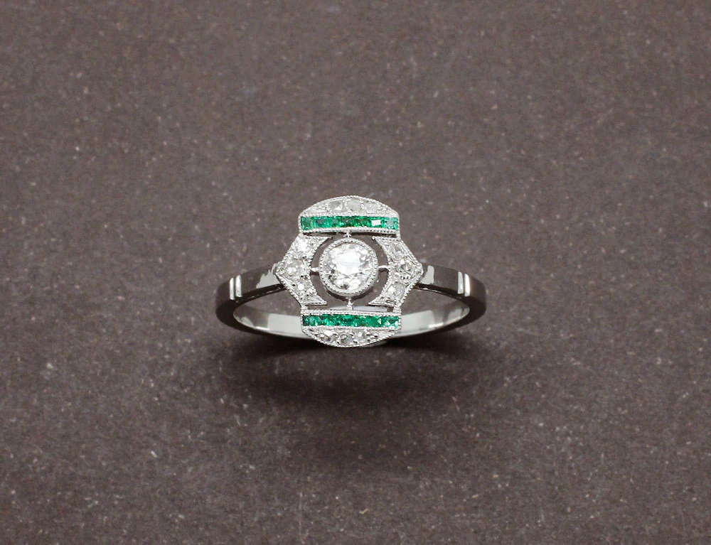 Bague Art Déco Diamants et Emeraudes - Image 2