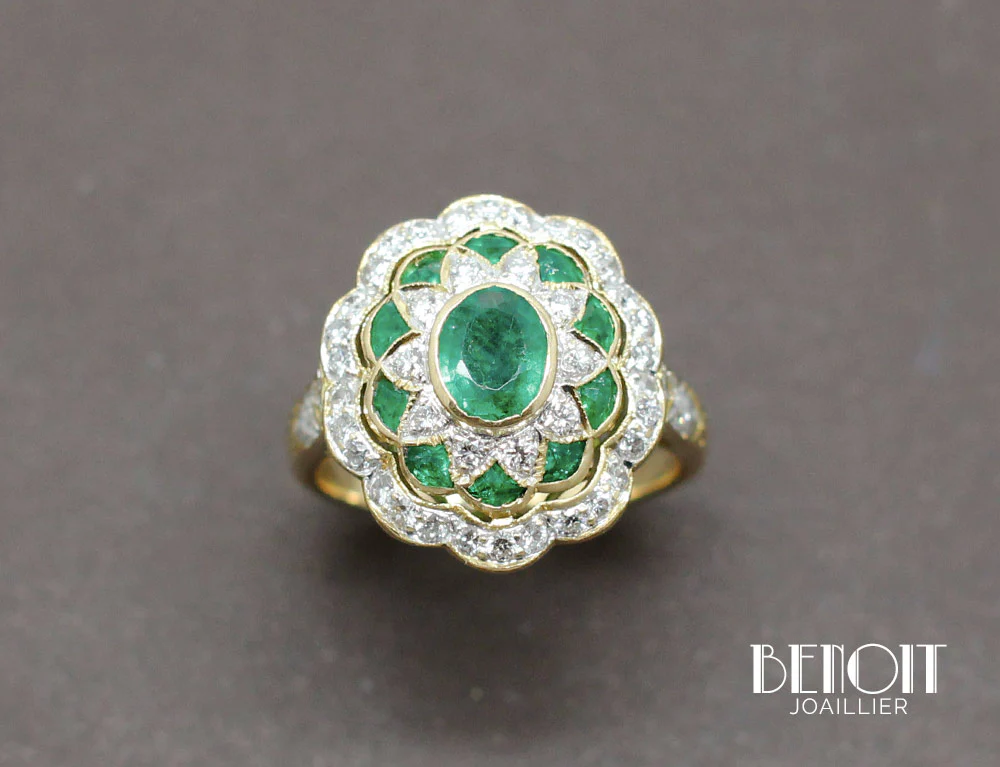 Bague Art Déco Emeraudes Diamants - Image 2