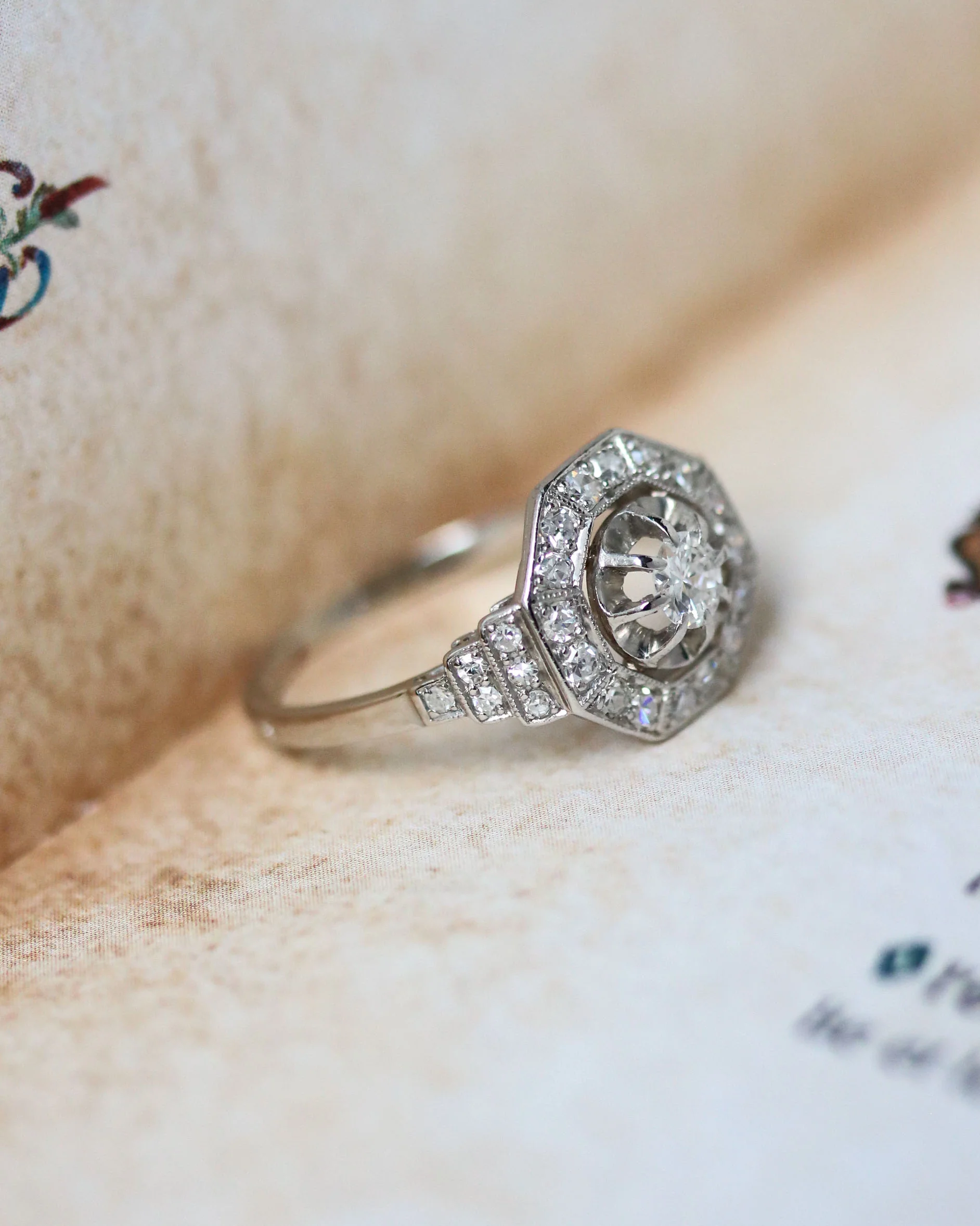 Bague Art Déco Octogonale Platine et Diamants - Image 4