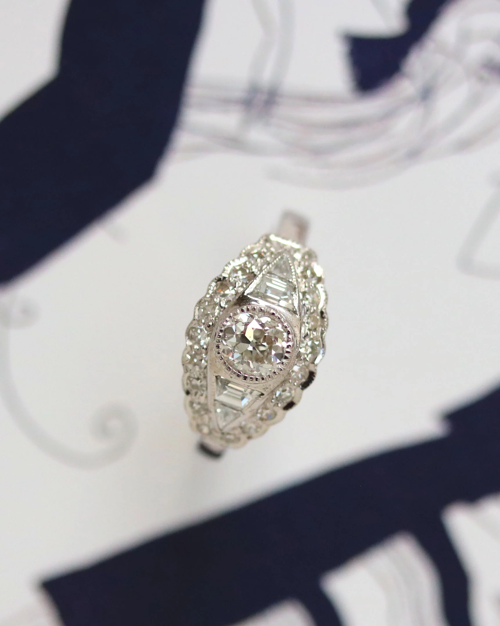 Bague Art Déco Or Gris et Diamants
