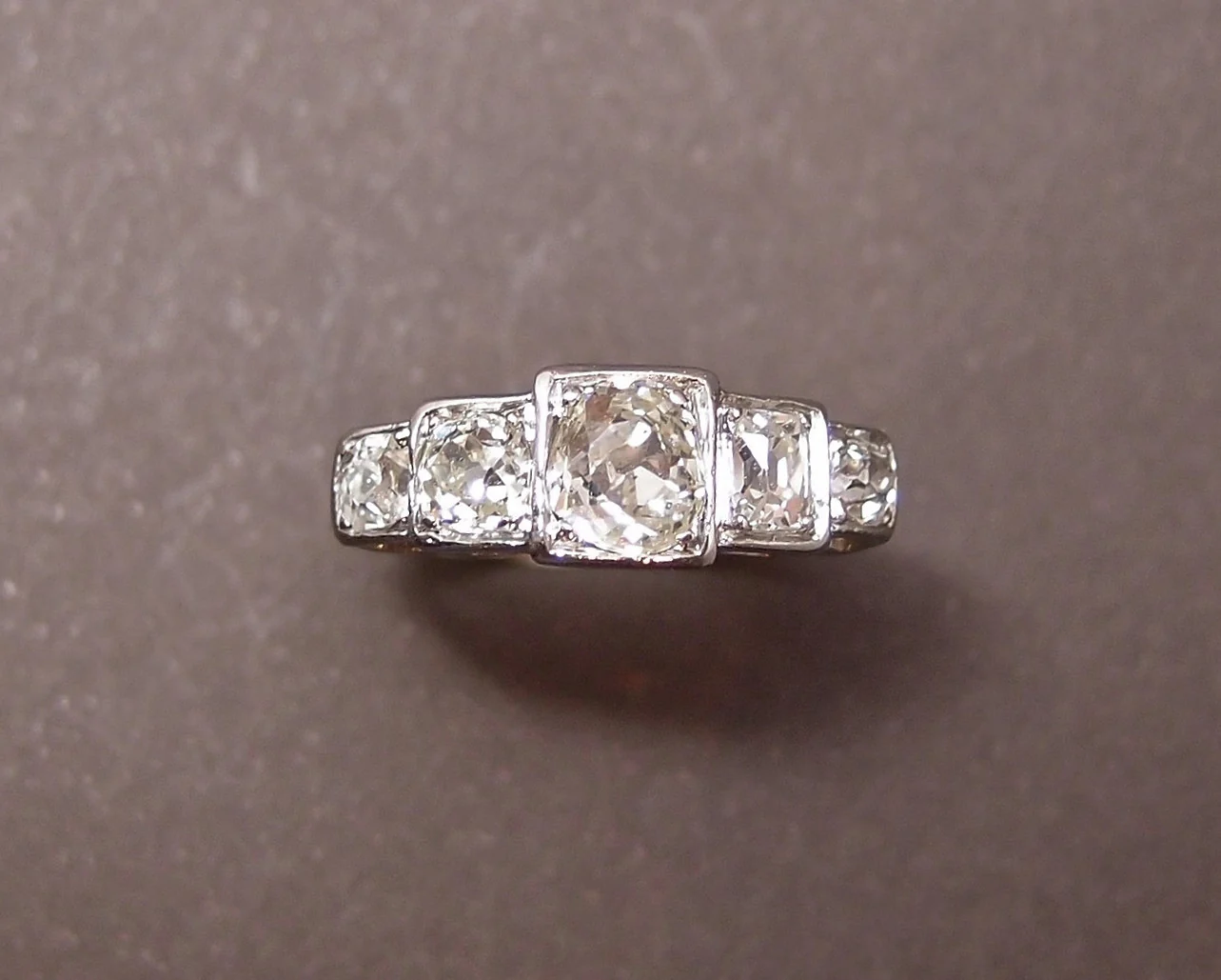 Bague art Déco platine et diamants 1.3. ct - Image 2
