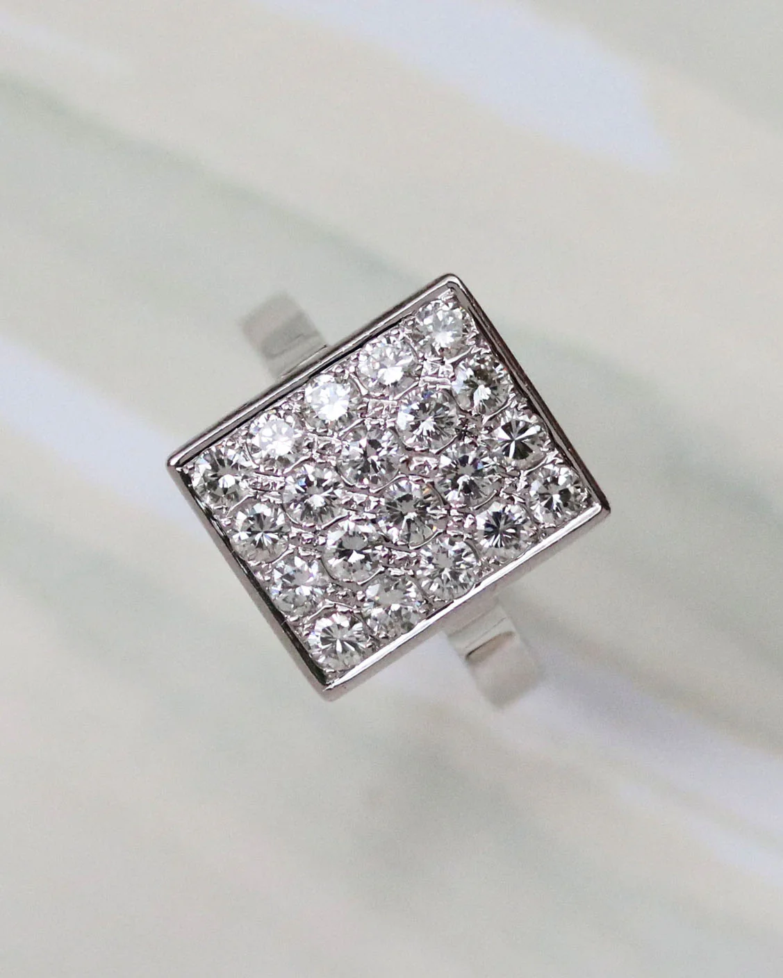 Bague Art Déco Rectangle Or Blanc et Diamants - Image 3