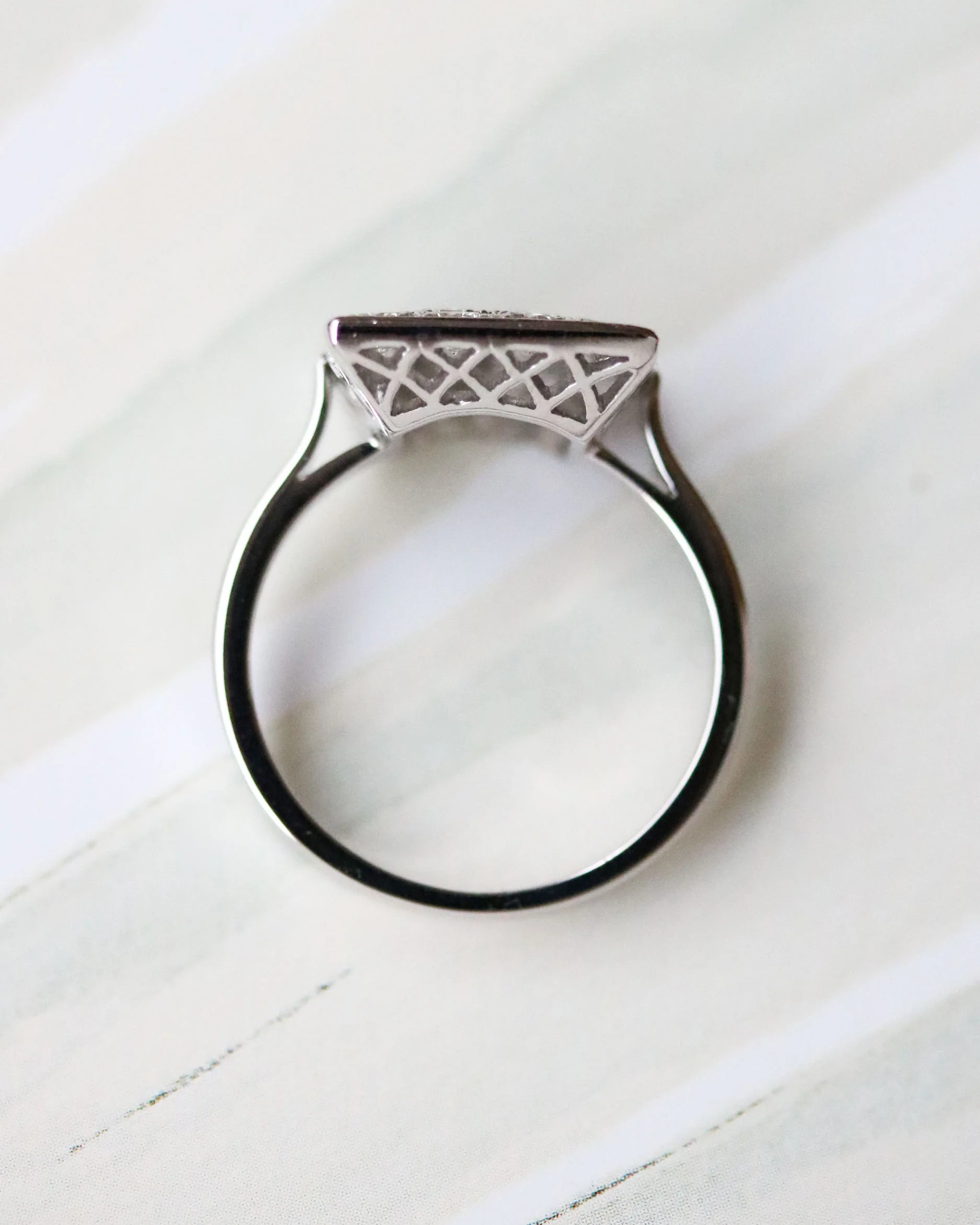 Bague Art Déco Rectangle Or Blanc et Diamants - Image 4