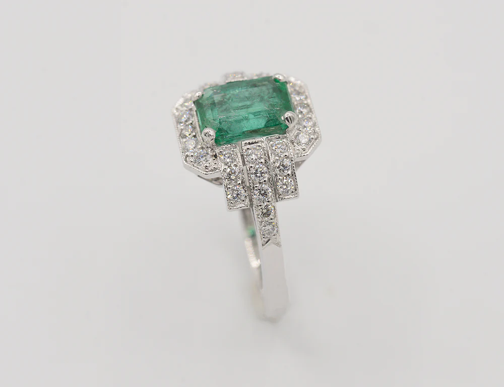 Bague Benoit Joaillier "Rectangle Godrons Emeraude et Diamants" - Image 3
