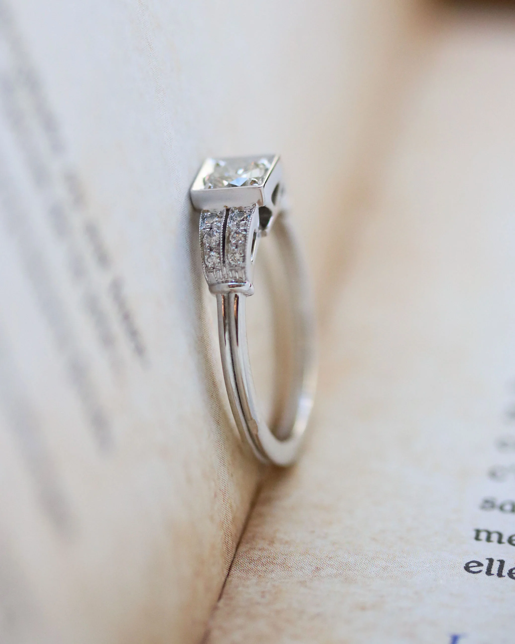 Bague Benoit Joaillier "Solitaire Godrons Diamants" - Image 3
