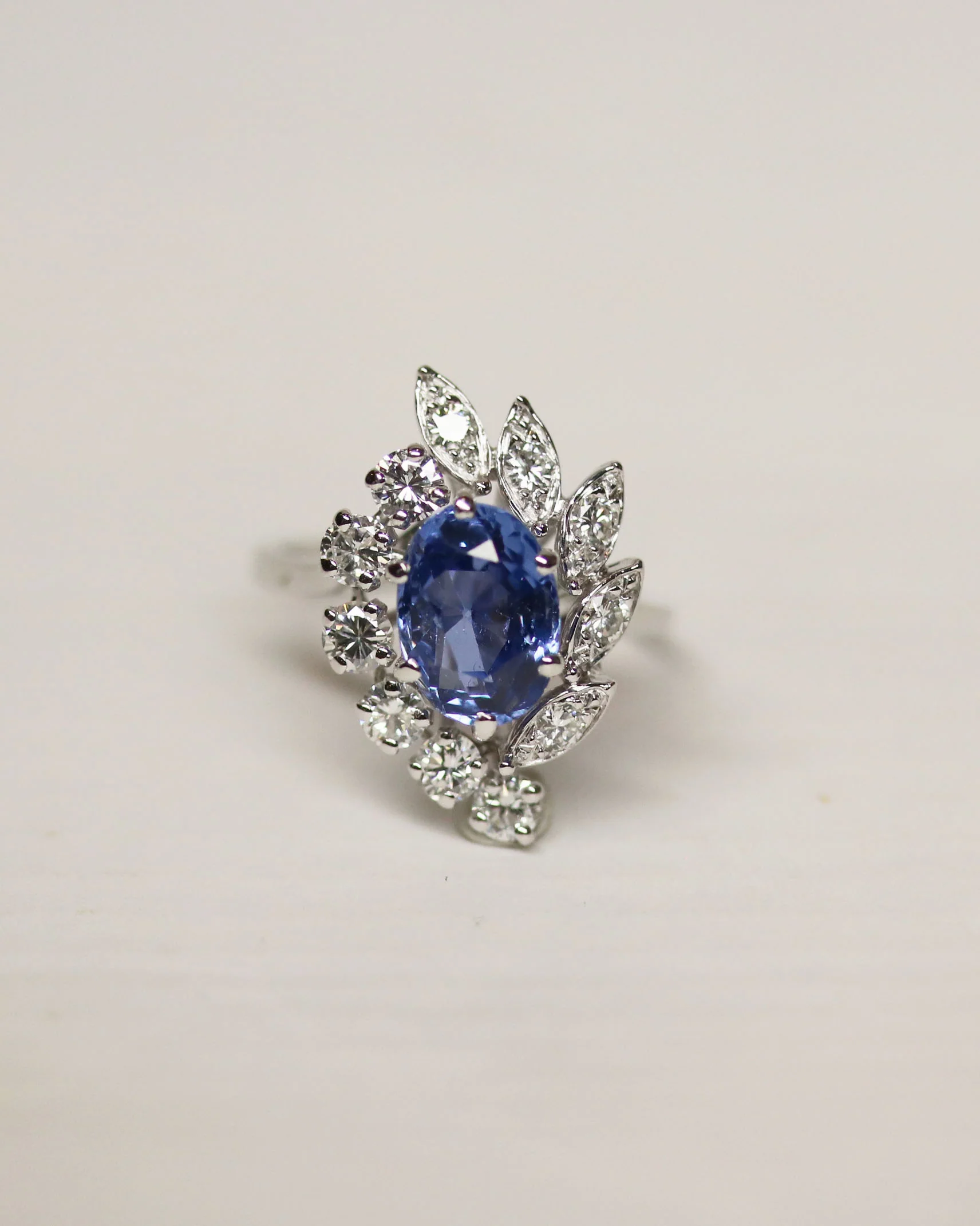 Bague Cocktail Saphir et Diamants - Image 6