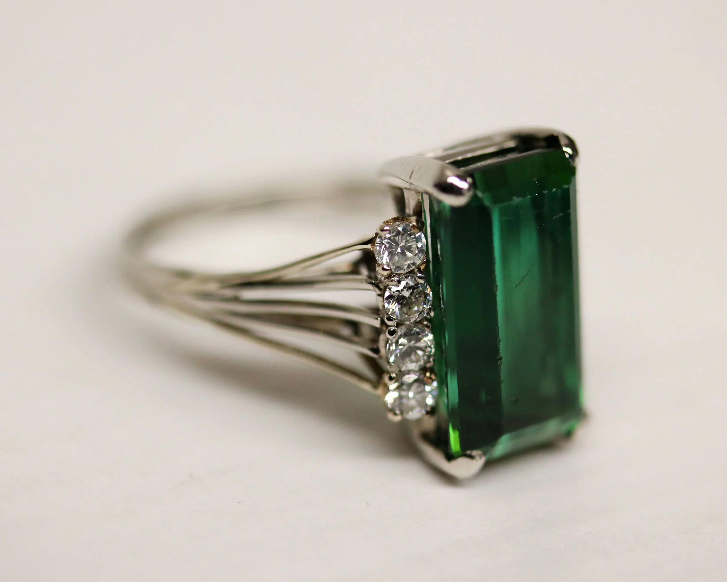 Bague Tourmaline Verte et Diamants - Image 4