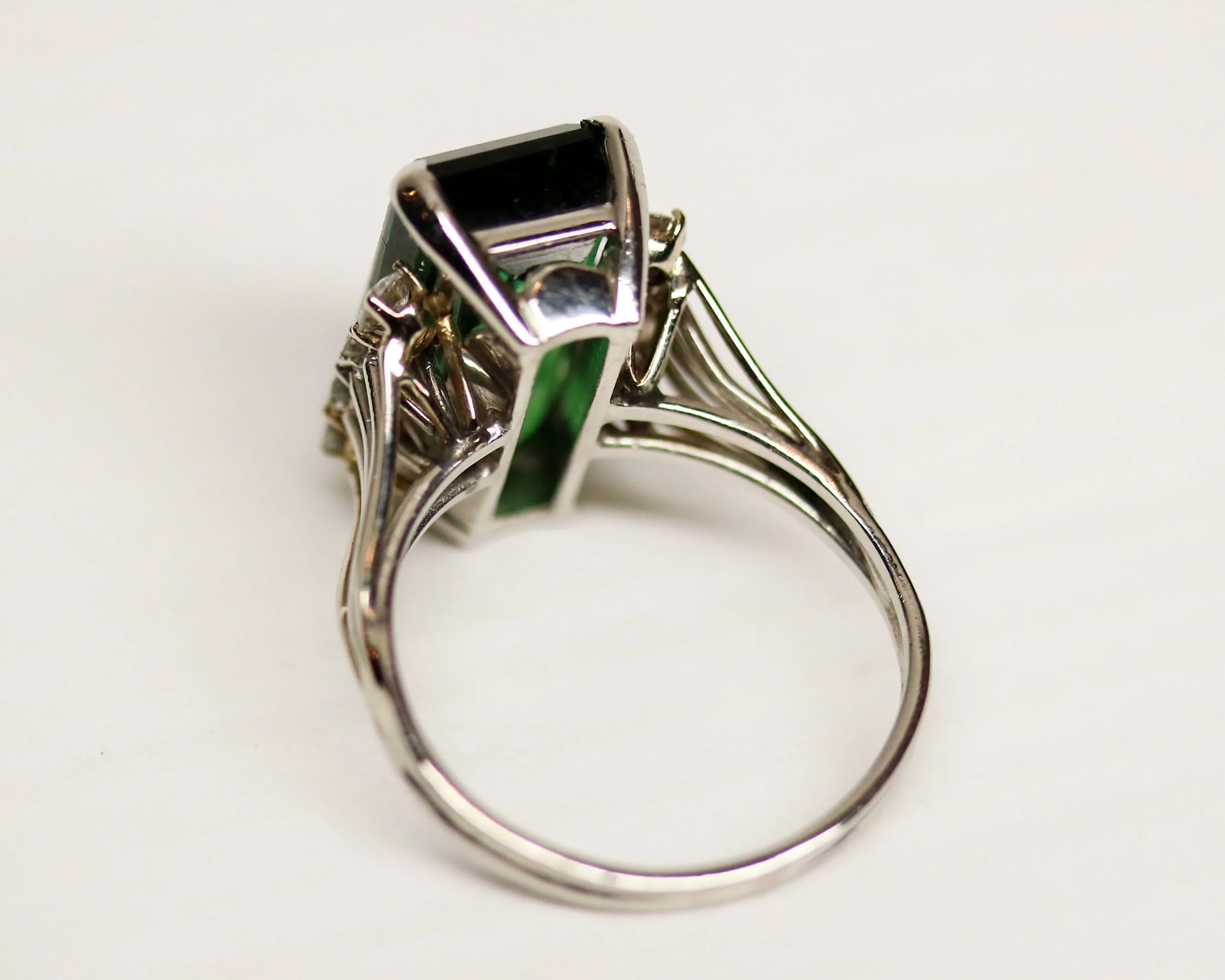 Bague Tourmaline Verte et Diamants - Image 5