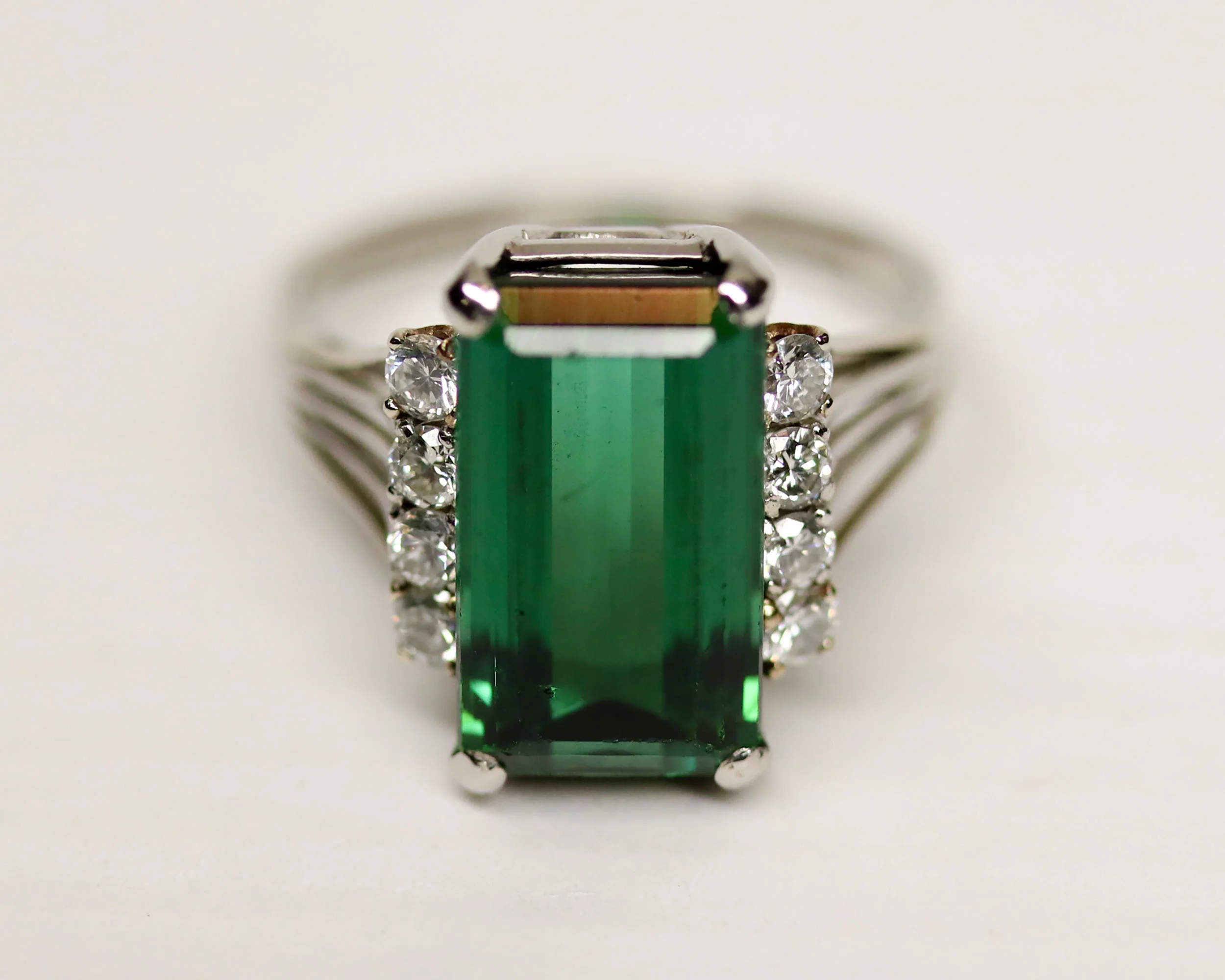Bague Tourmaline Verte et Diamants - Image 6