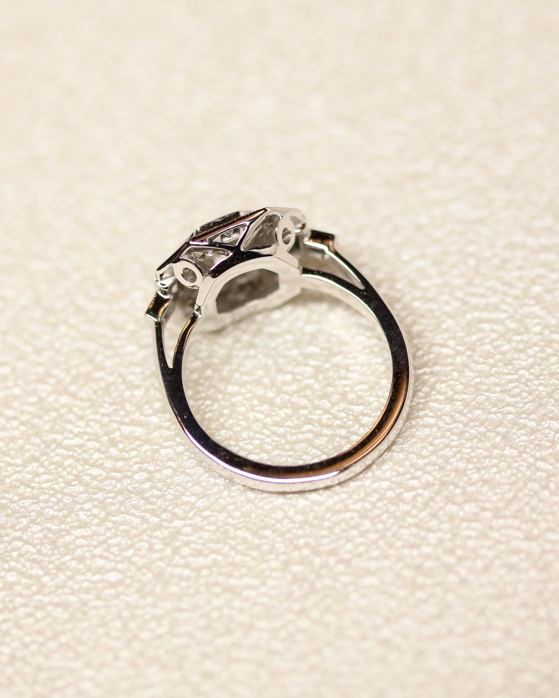 Bague Création Benoît Joaillier "Carré Pans Coupés" Diamant 1ct Certifié - Image 4