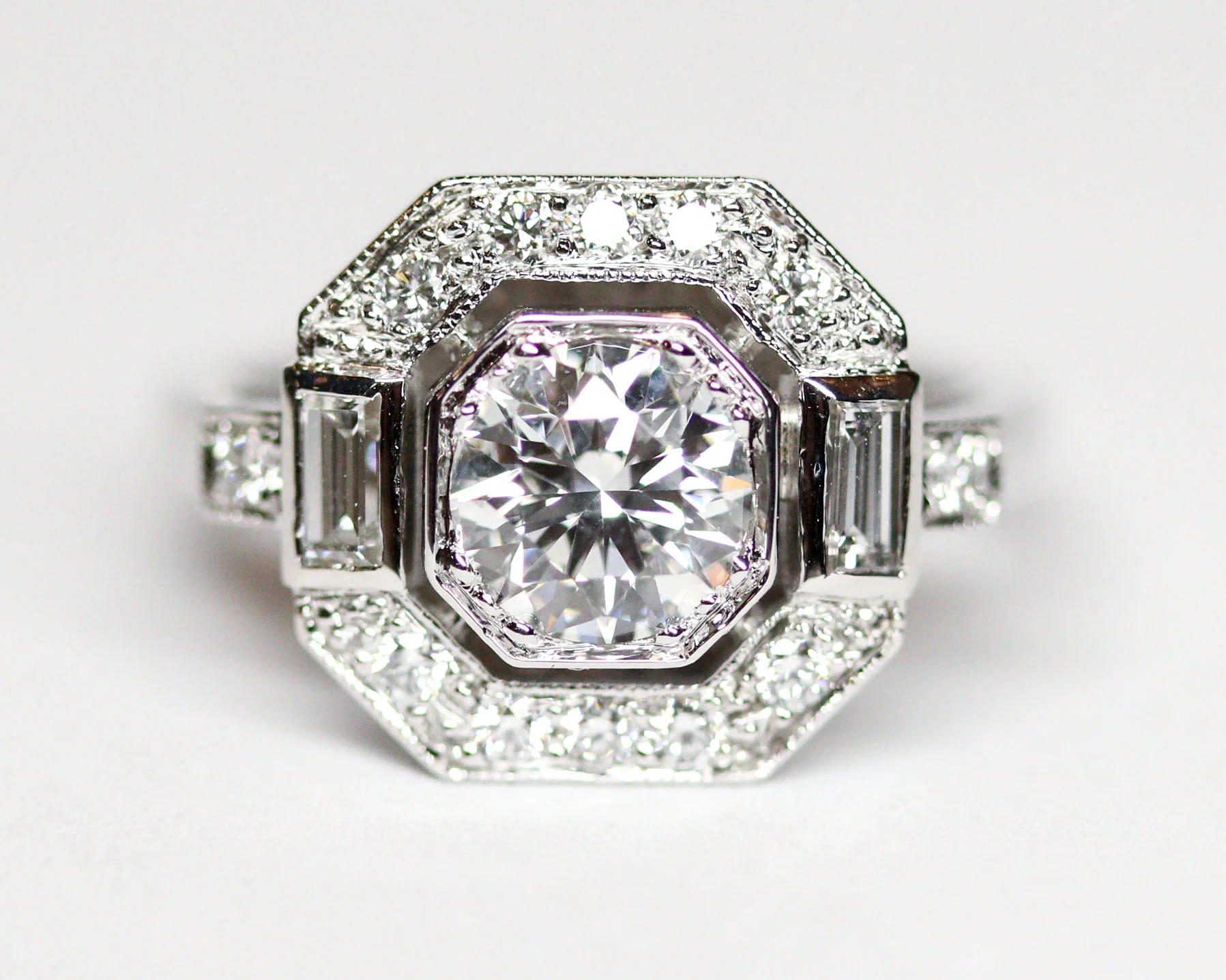 Bague Création Benoît Joaillier "Carré Pans Coupés" Diamant 1ct Certifié - Image 7