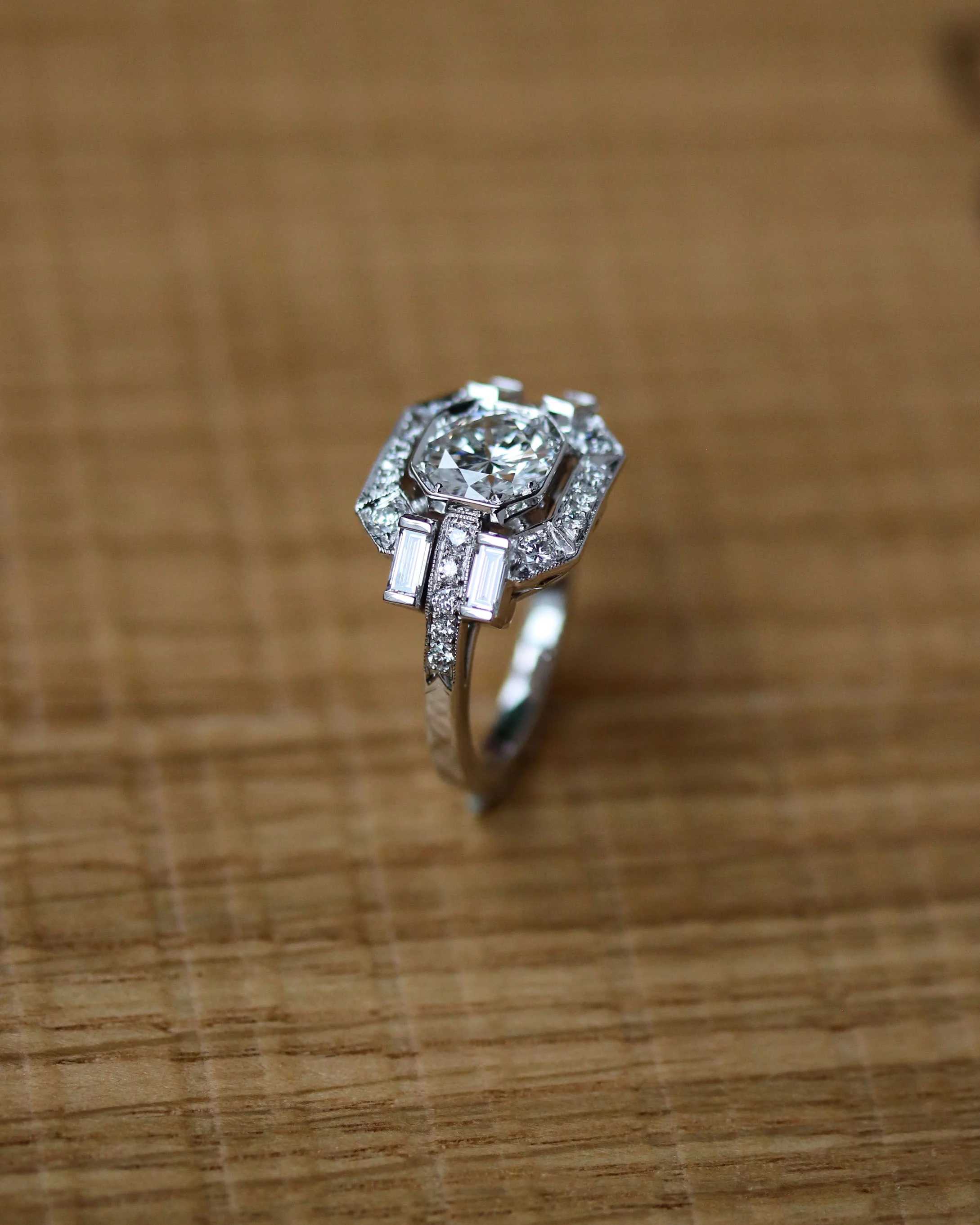 Bague Création Benoit Joaillier "Carrée Pans Coupés Doubles Baguettes" Diamant 1.24 ct - Image 4