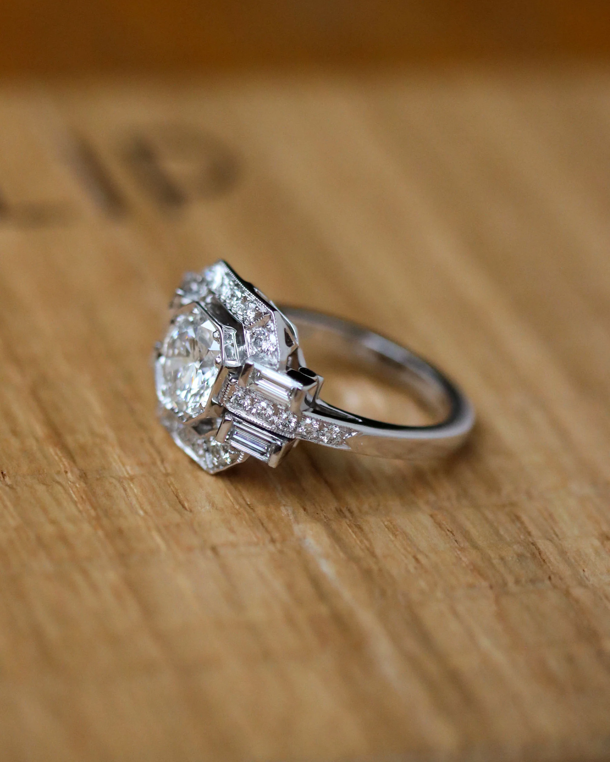 Bague Création Benoit Joaillier "Carrée Pans Coupés Doubles Baguettes" Diamant 1.24 ct - Image 7