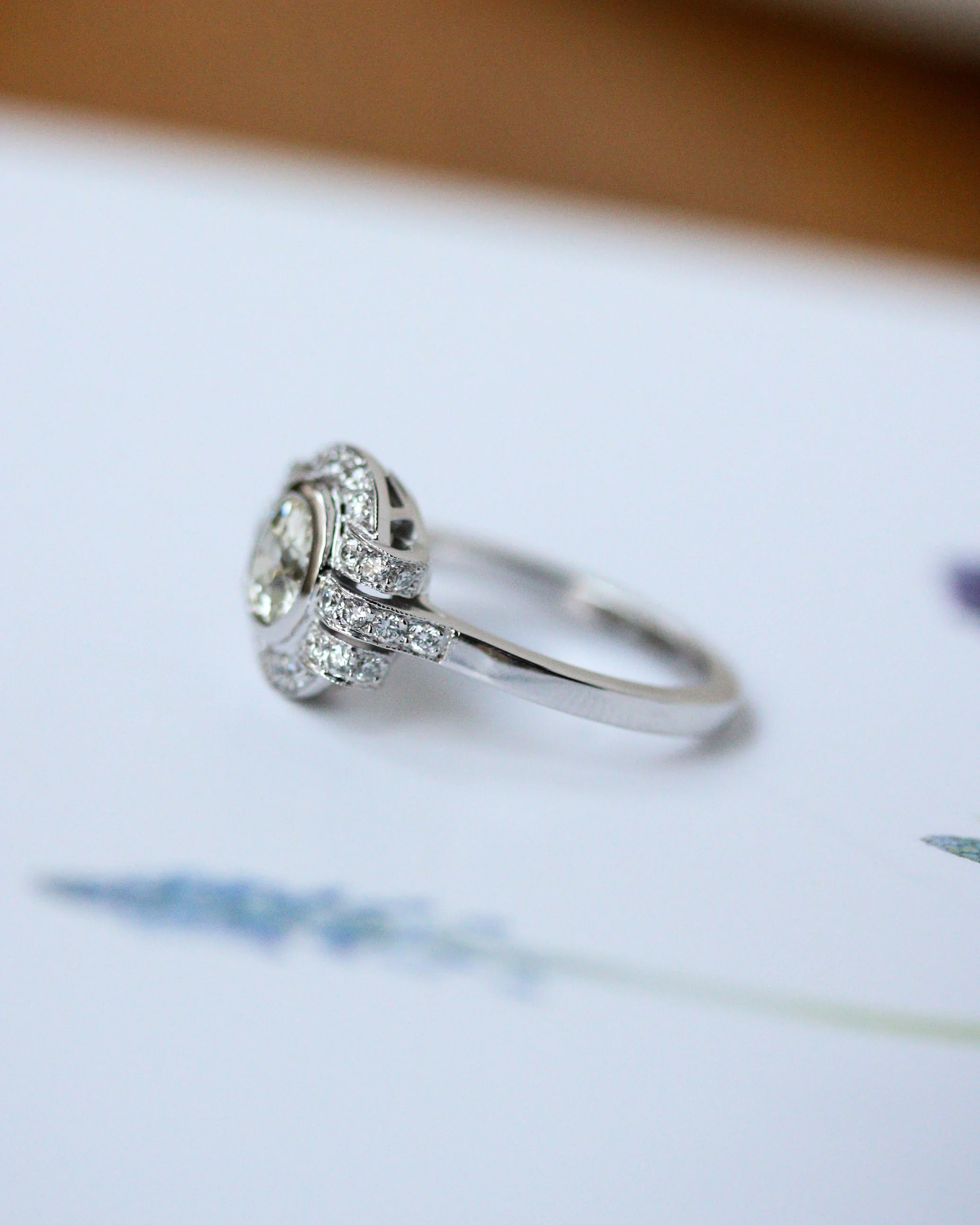 Bague Création Benoit Joaillier "Ronde Diamants et Godrons" - Image 4
