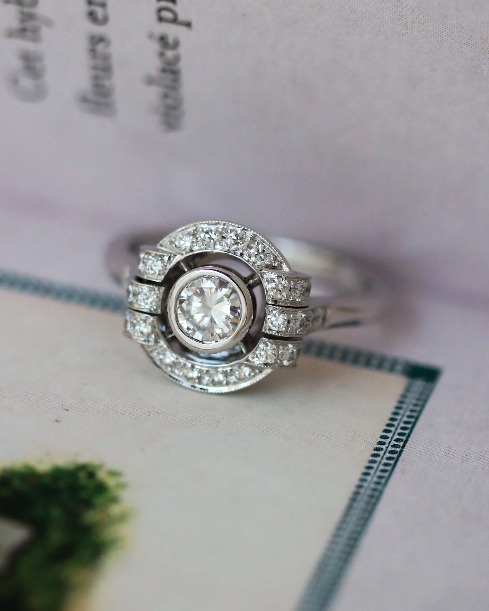 Bague Création Benoit Joaillier "Ronde Diamants et Godrons"