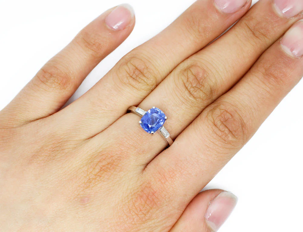 Bague Création Benoit Joaillier Saphir et Diamants Baguette - Image 5