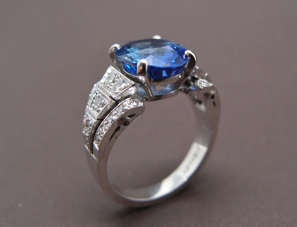 Bague Création Benoit Joaillier Saphir et Diamants - Image 4