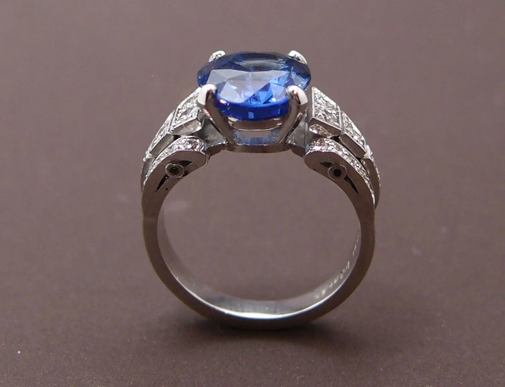 Bague Création Benoit Joaillier Saphir et Diamants - Image 5