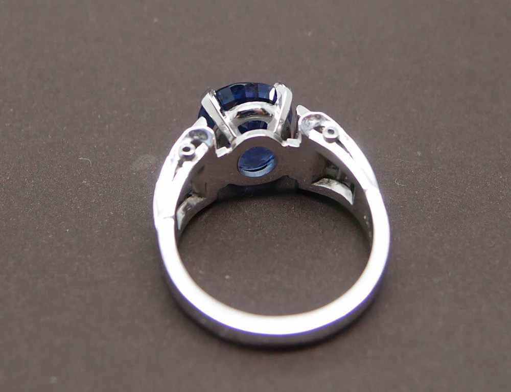 Bague Création Benoit Joaillier Saphir et Diamants - Image 6