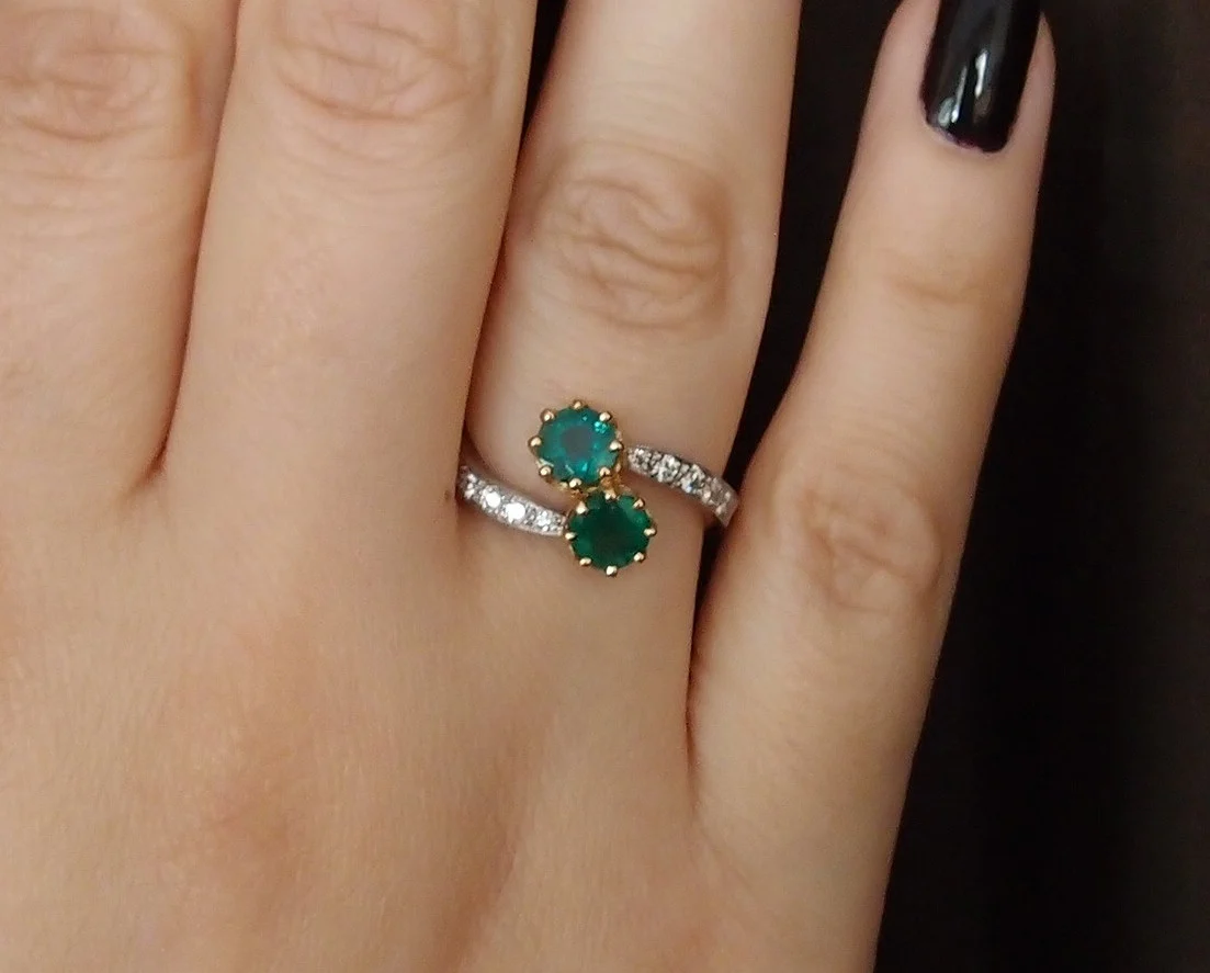 Bague Creation Benoit Joaillier "Toi et Moi" Emeraudes - Image 5