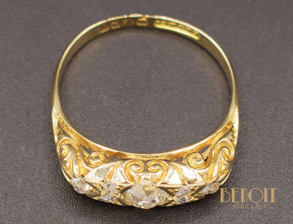 Bague Diamants Style Jarretière - Image 5