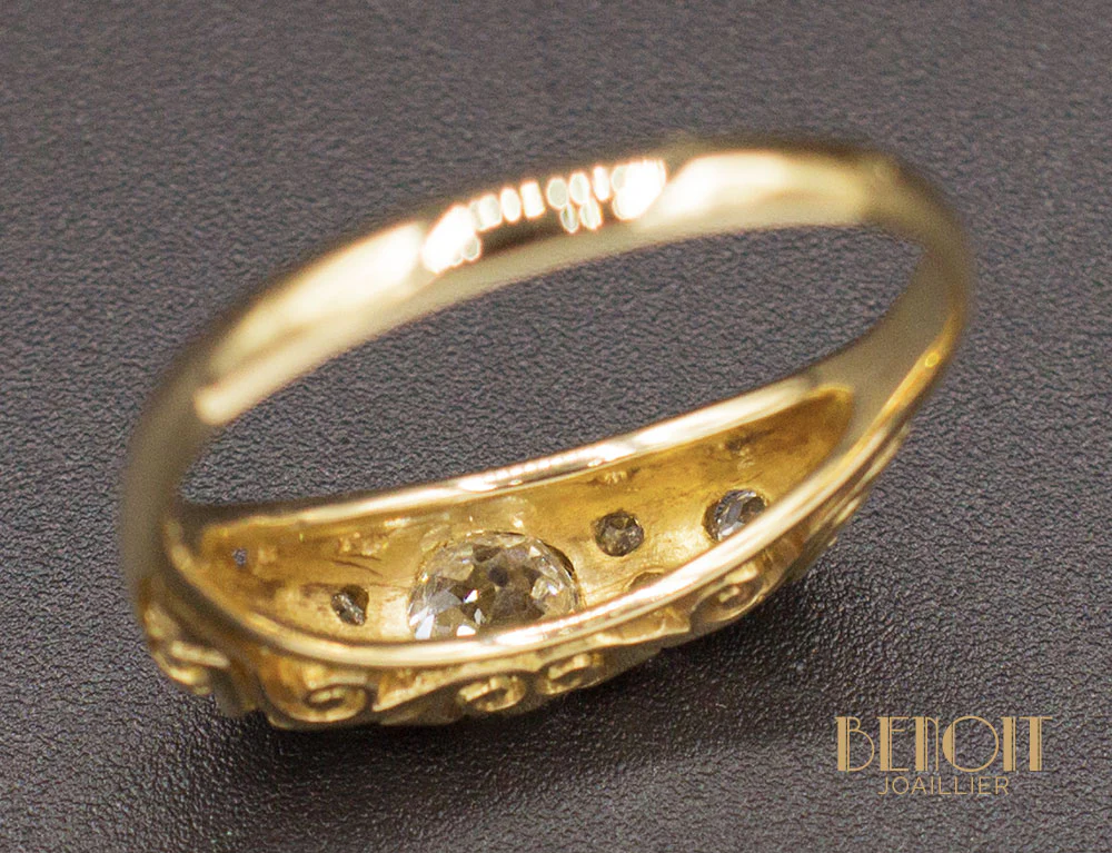 Bague Diamants Style Jarretière - Image 6