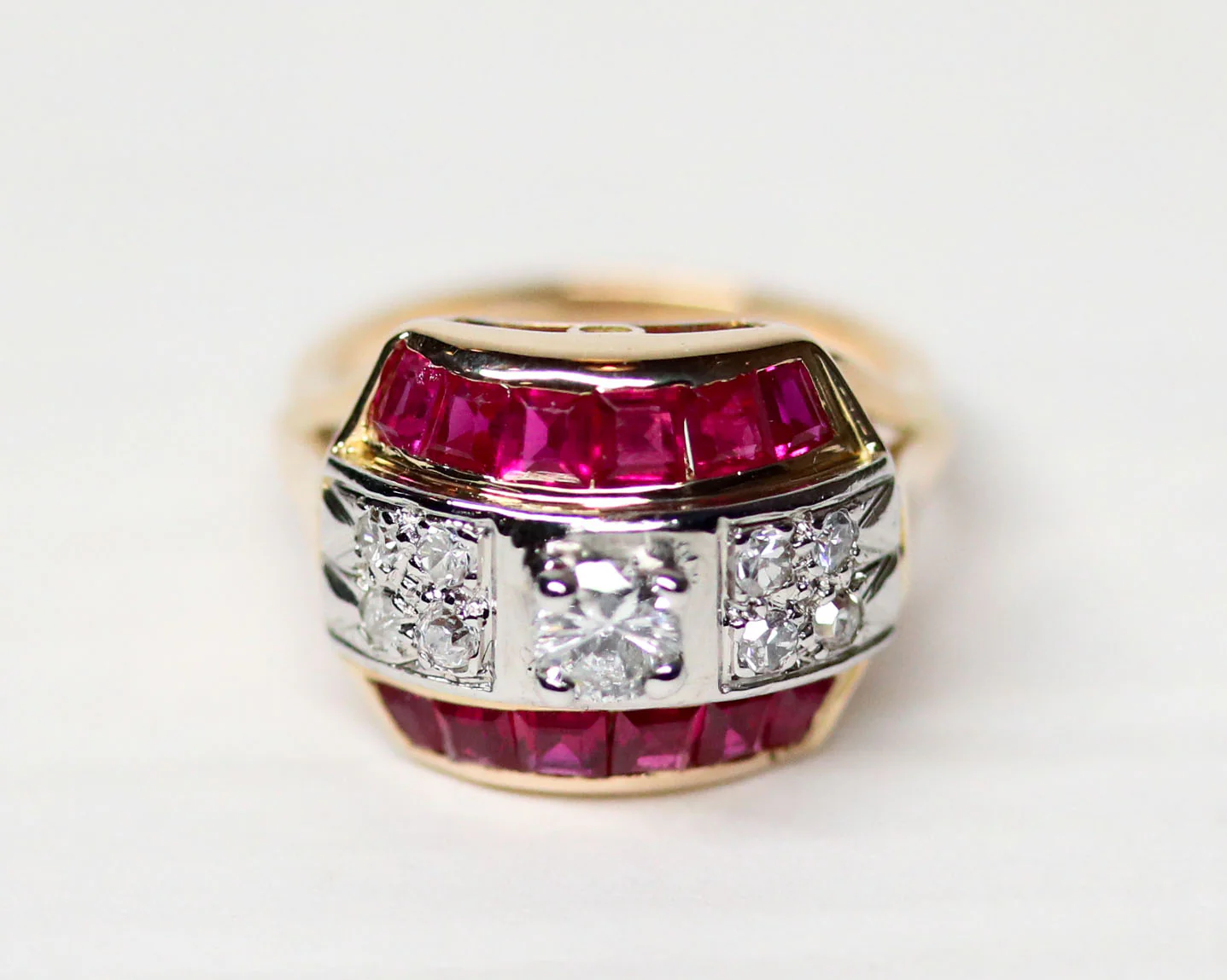 Bague Dôme Or Rose Diamants et Calibrés de Rubis Verneuil - Image 8