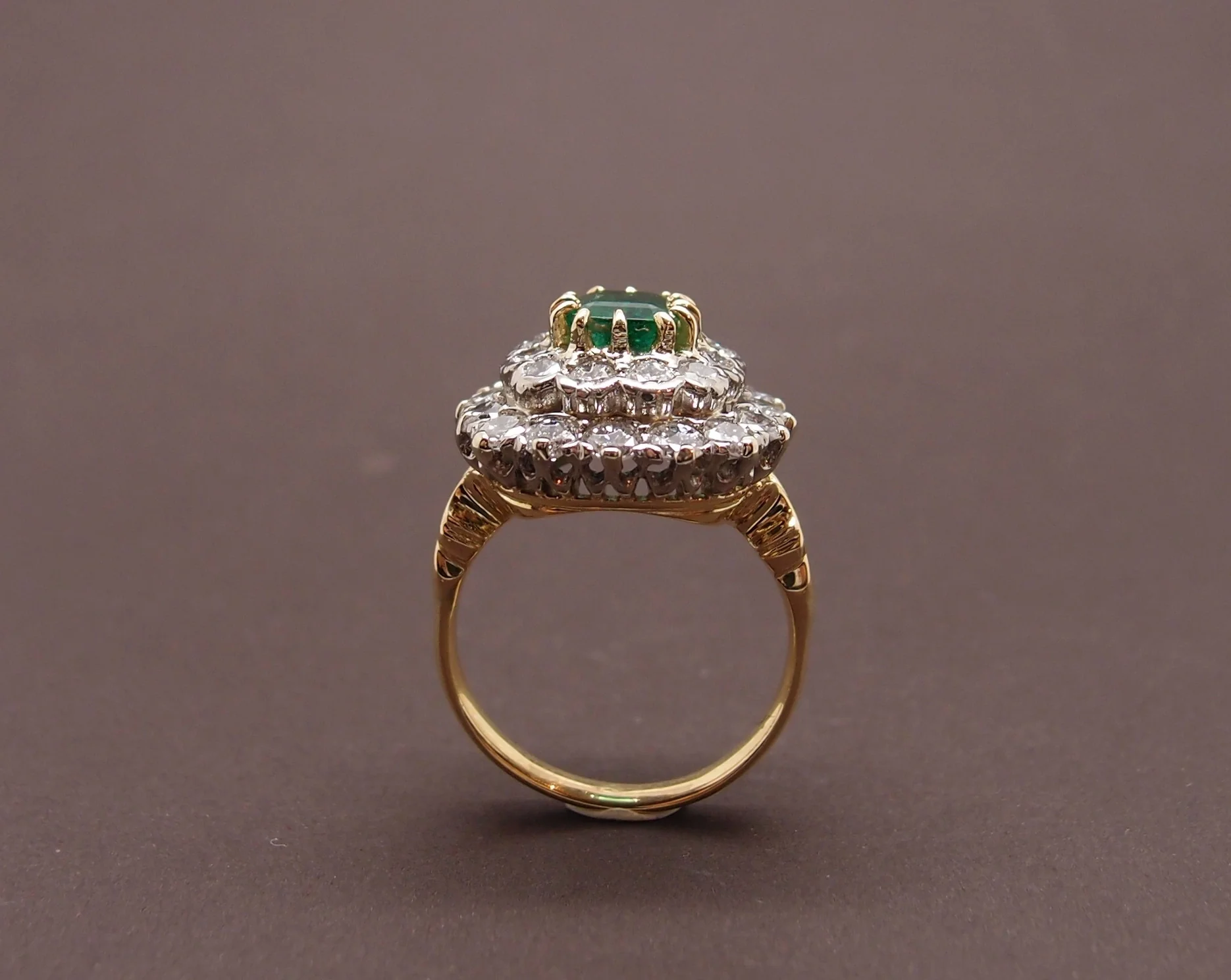 Bague Emeraude double entourage et diamants - Image 3