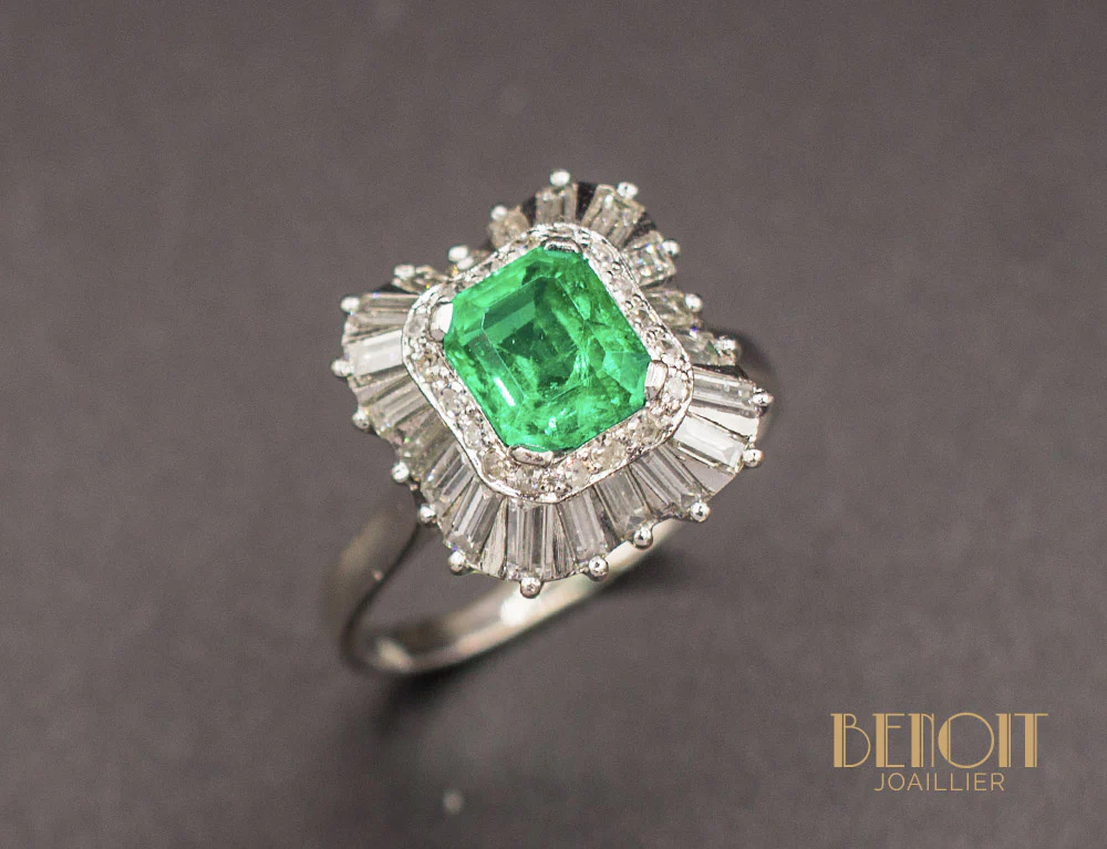 Bague Emeraude Double Entourage Baguettes