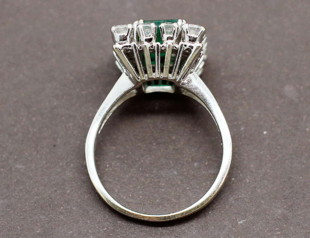 Bague Émeraude Entourage - Image 5