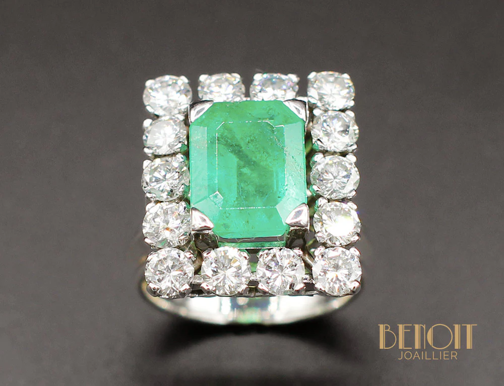 Bague Emeraude Entourage Diamants - Image 2