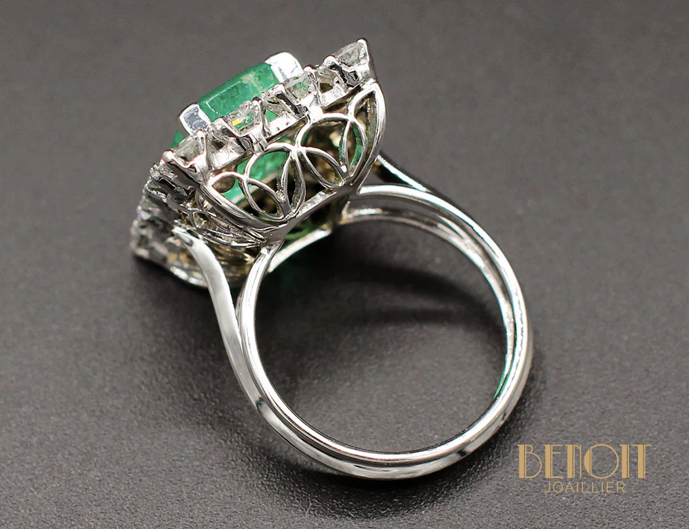 Bague Emeraude Entourage Diamants - Image 4