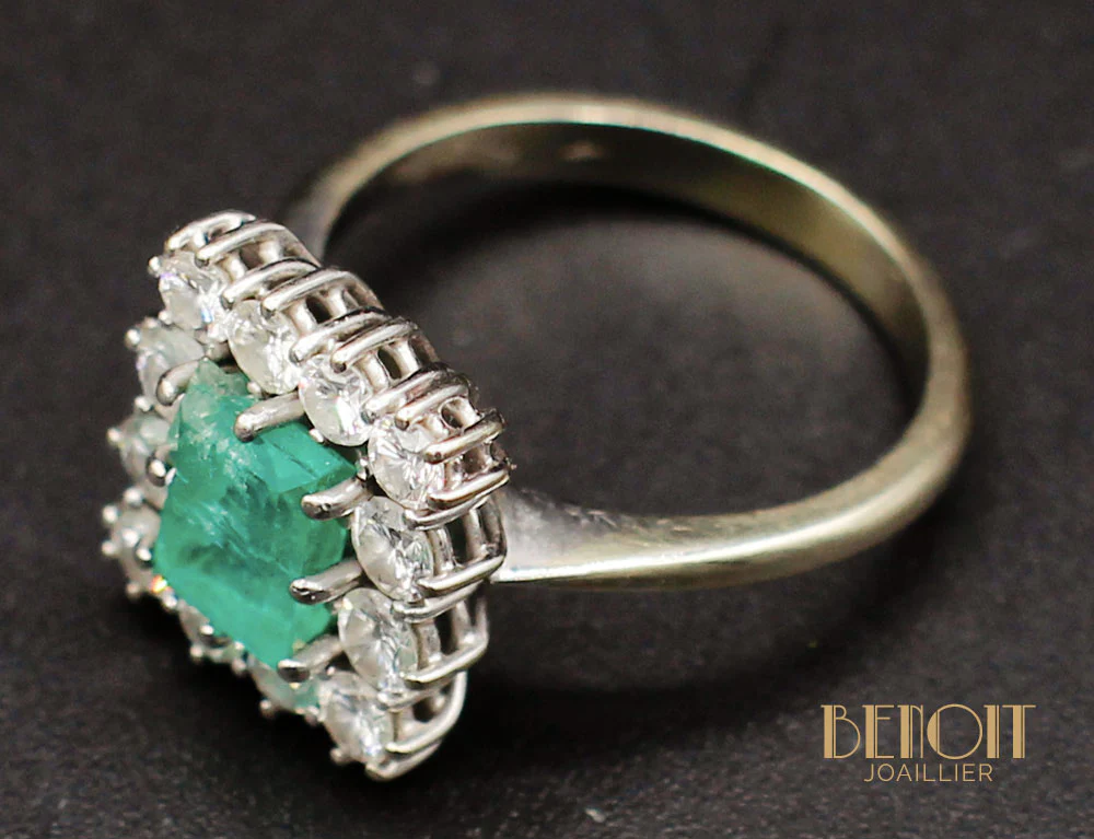 Bague Emeraude Entourage Diamants - Image 4