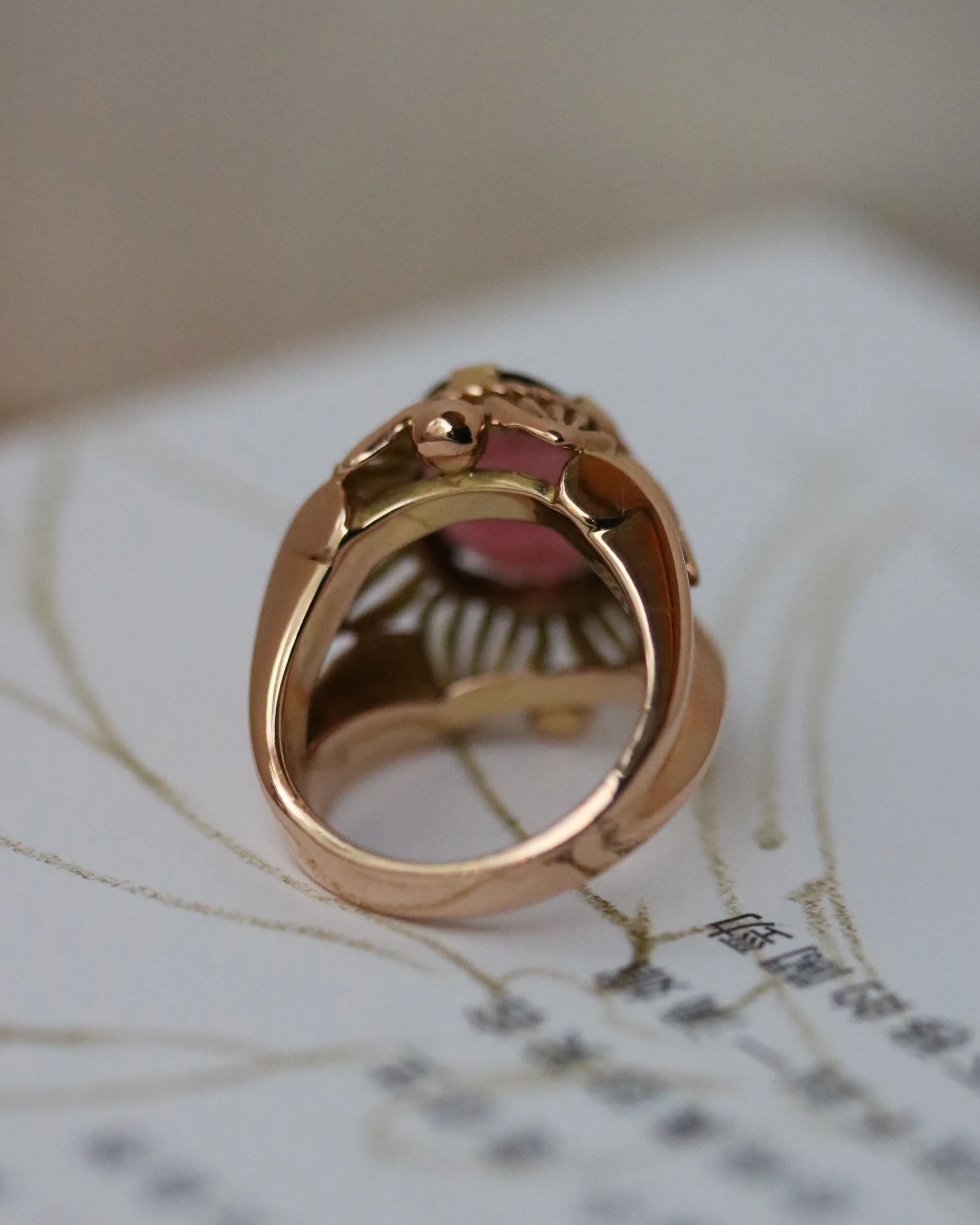 Bague Dôme Fleur Or Jaune et Grenat - Image 6