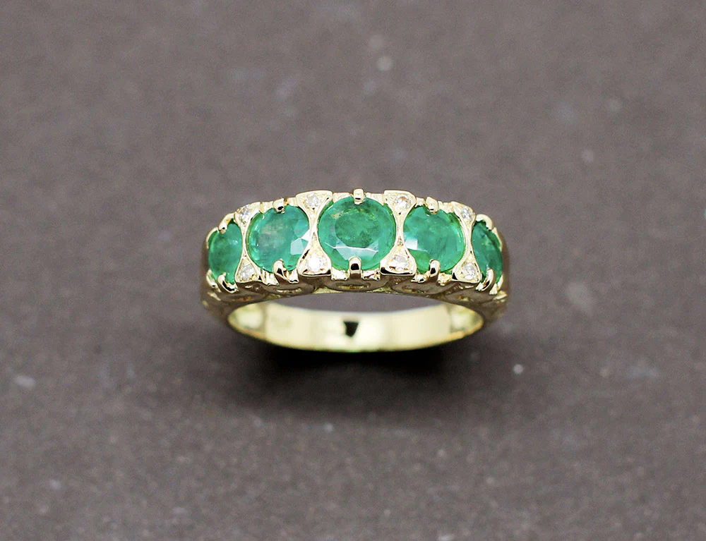 Bague Jarretière Emeraudes Diamants - Image 2