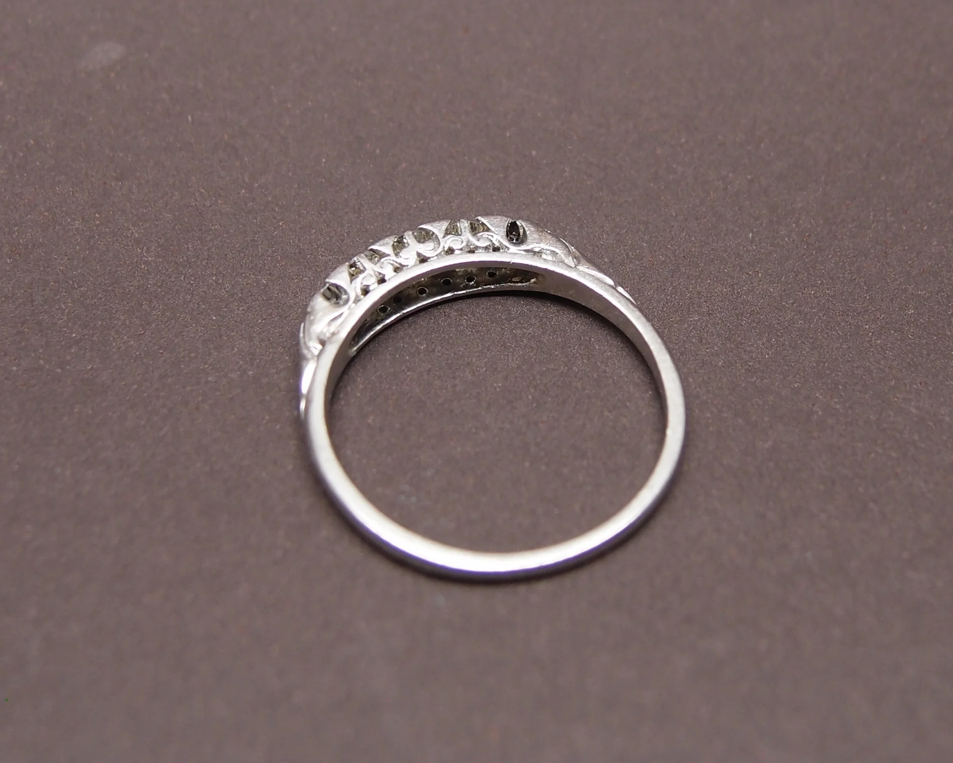 Bague Jarretière platine et diamants - Image 4
