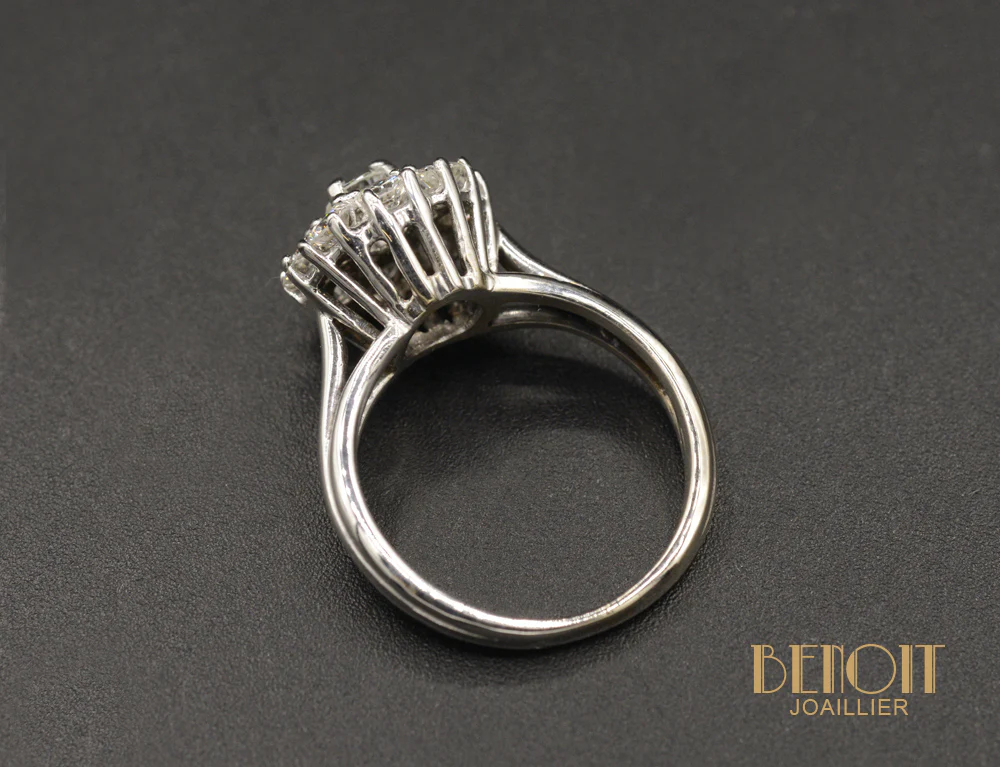 Bague Marguerite Diamants Années 1960 - Image 4
