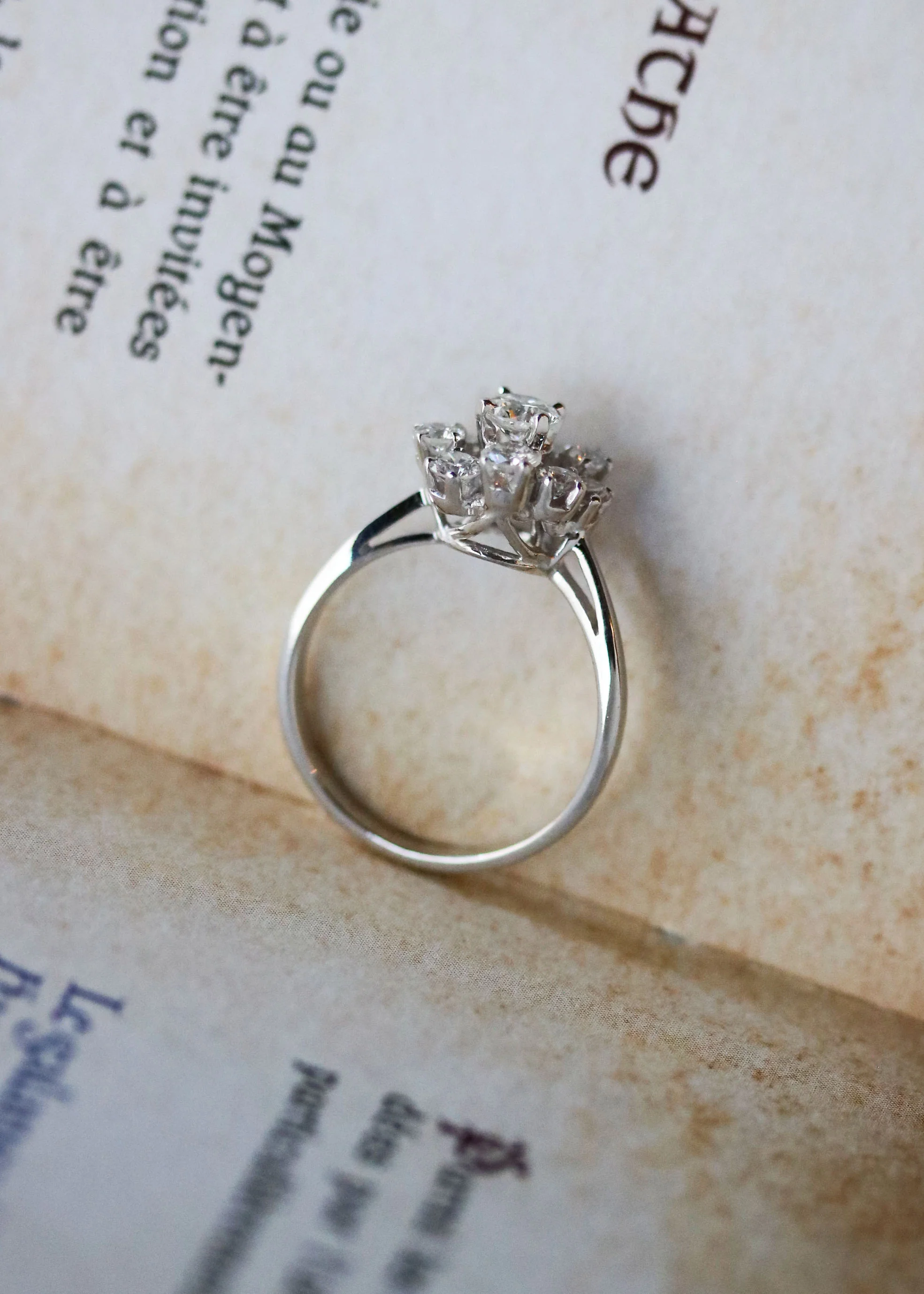 Bague Marguerite Or blanc et Diamants - Image 4